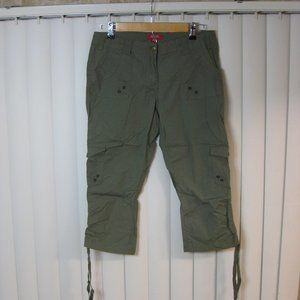 NWOT Guess green capri cargo pants S small